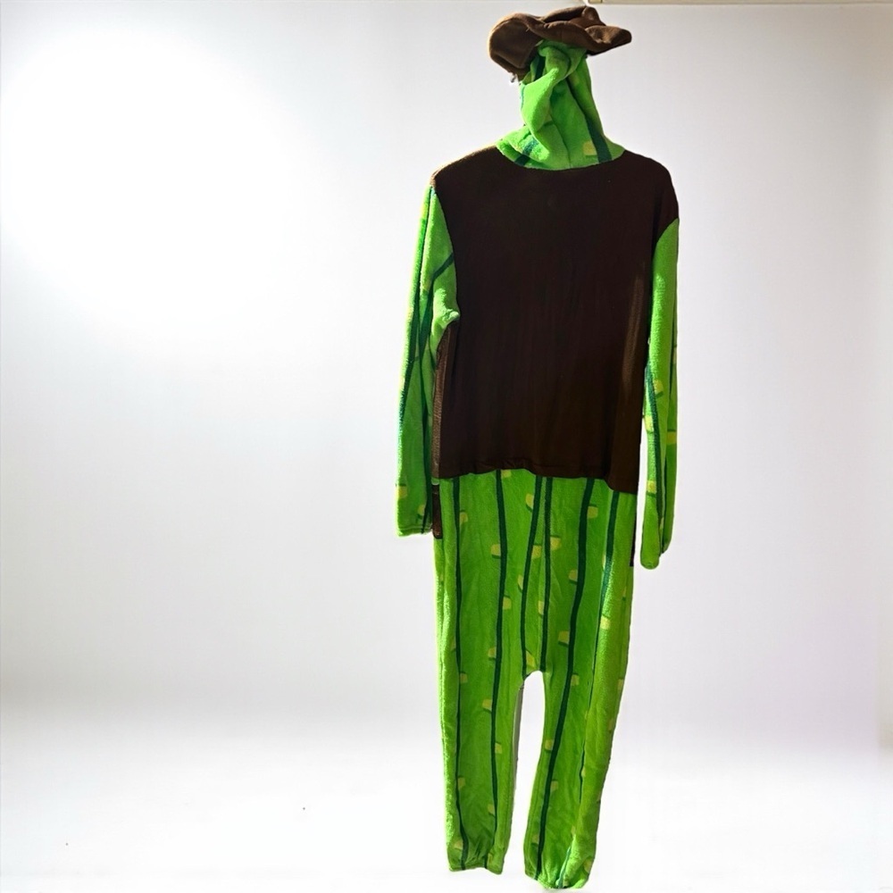 Yeehaw! Snuggle up in this Cactus Cowboy Pajama Suit - Perfect for Parties! - Picture 10 of 10
